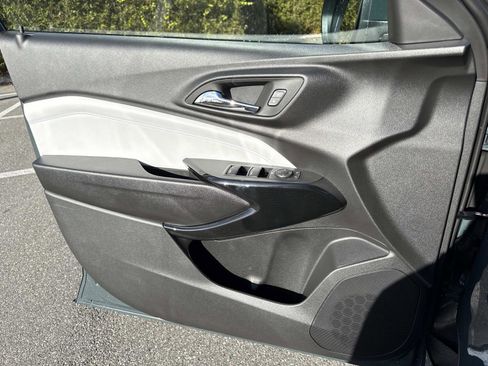 New 2026 Chevrolet Trax LT w/ Sunroof Package FWD image 17