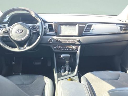 Used 2018 Kia Niro EX FWD image 14