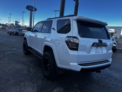 Used 2021 Toyota 4Runner TRD Off-Road Premium image 3