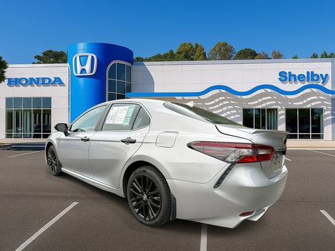 Used 2024 Toyota Camry SE image 6