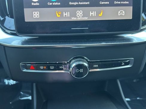 Used 2025 Volvo XC90 B5 Plus image 25