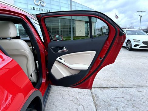 Used 2019 Mercedes-Benz GLA 250 4MATIC image 17