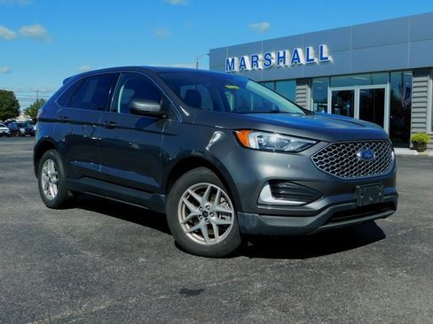 Used 2023 Ford Edge SEL image 2