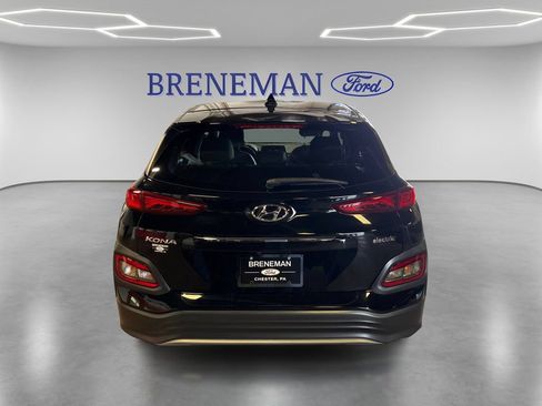 Used 2021 Hyundai Kona Limited w/ Cargo Package FWD image 7