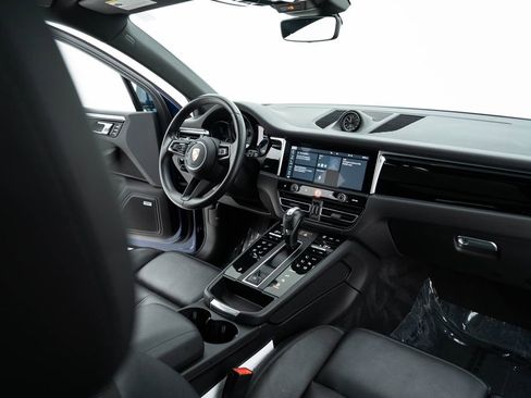 Used 2024 Porsche Macan w/ Premium Plus Package image 62