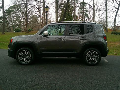 Used 2016 Jeep Renegade Limited w/ Safety & Security Group image 8