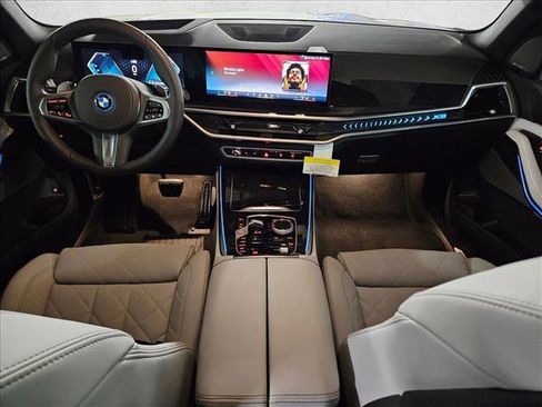 New 2026 BMW X5 xDrive50e image 14