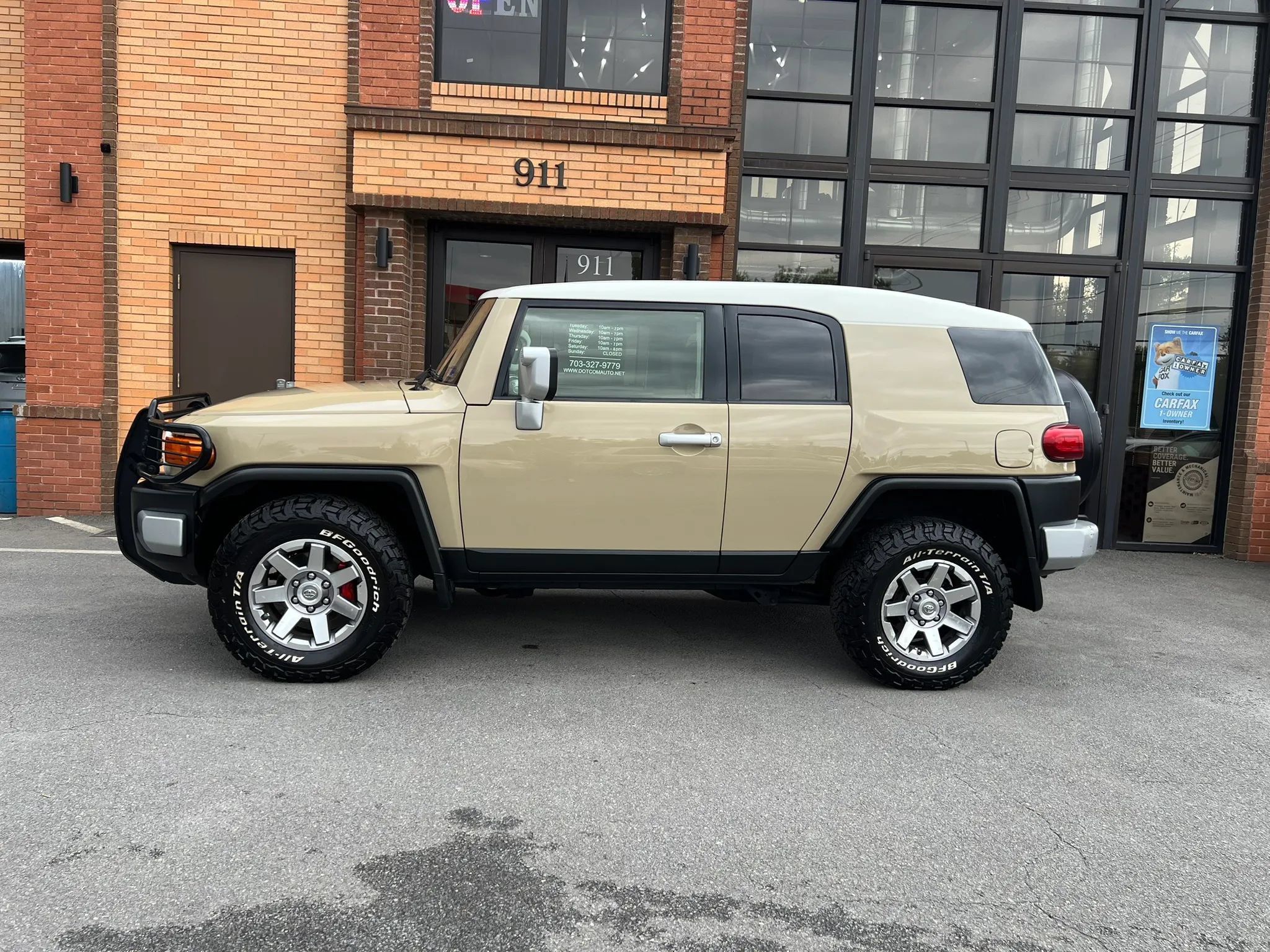 Used 2014 Toyota FJ Cruiser 4WD w/ Convenience Package image 4