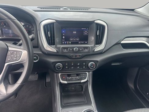 Used 2024 GMC Terrain SLE FWD image 25