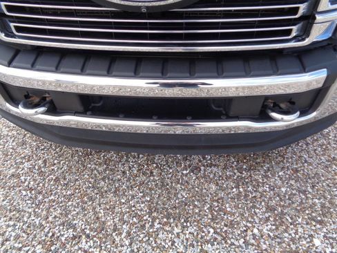 Used 2021 Ford F350 XLT w/ XLT Premium Package image 22