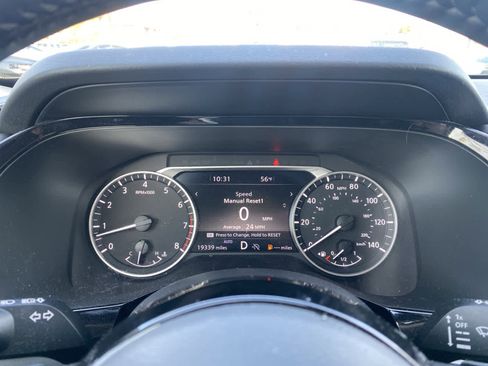 Used 2024 Nissan Pathfinder SL image 17