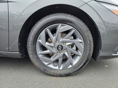 Used 2024 Hyundai Elantra SEL image 9
