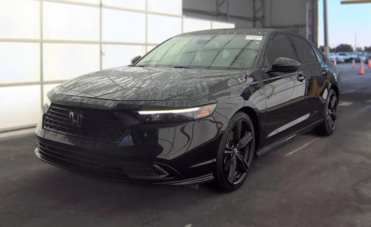 Used 2023 Honda Accord Sport image 1