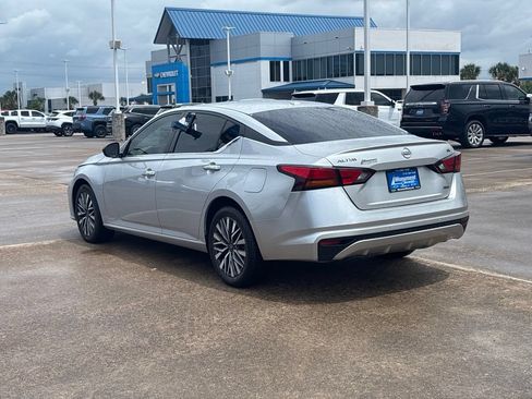 Used 2024 Nissan Altima 2.5 SV AWD/4WD image 14