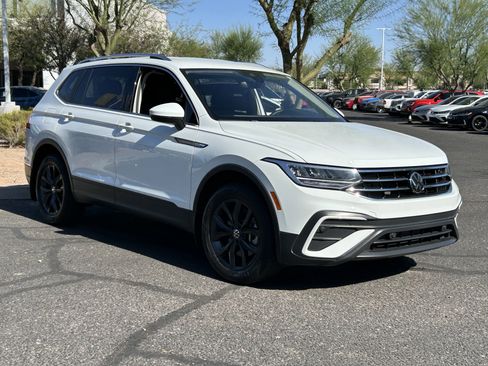 Used 2024 Volkswagen Tiguan SE FWD image 6