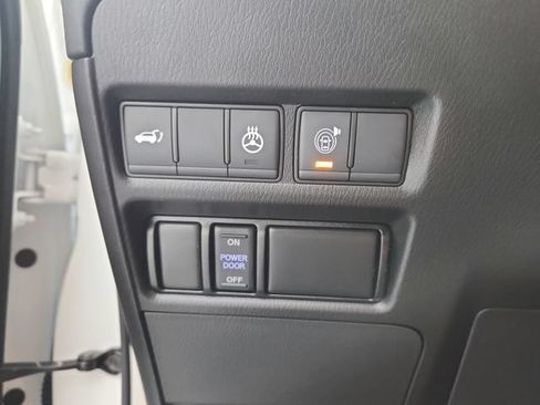 Used 2024 Nissan Armada Platinum w/ Captain's Chairs Package RWD image 36
