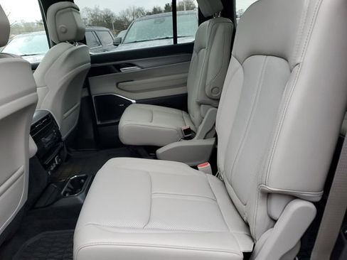 New 2025 Jeep Wagoneer Series II image 16