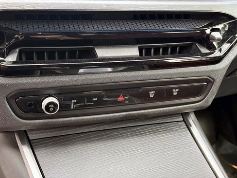 Used 2025 BMW i4 eDrive40 image 24