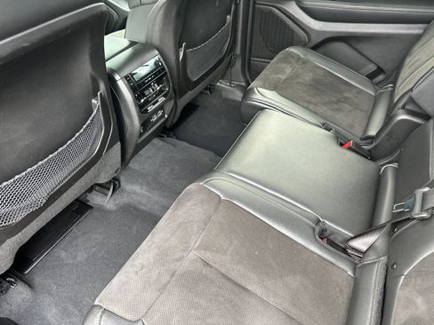 Certified 2024 Jeep Grand Cherokee L Laredo image 12