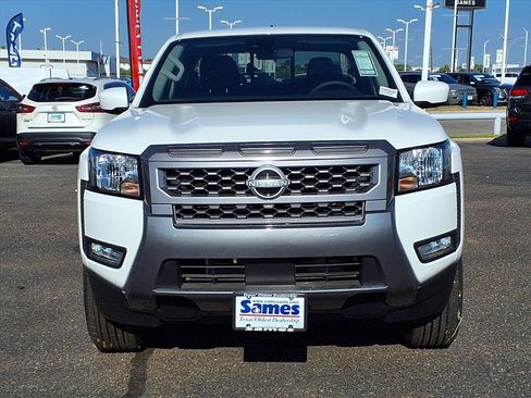 New 2025 Nissan Frontier SV w/ SV Convenience Package image 2