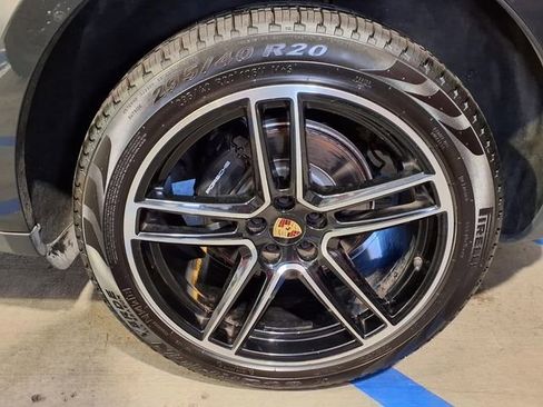 Used 2020 Porsche Macan AWD/4WD image 23