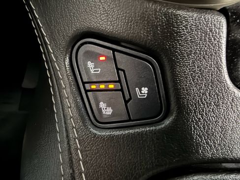 Used 2019 GMC Yukon XL Denali w/ Open Road Package image 32