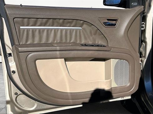 Used 2009 Dodge Journey SXT w/ Rear Seat Video Group image 23