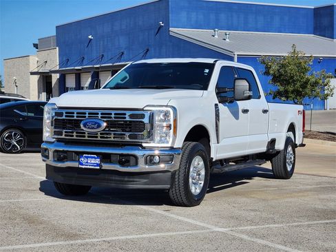 Used 2024 Ford F350 XLT w/ FX4 Off-Road Package image 2