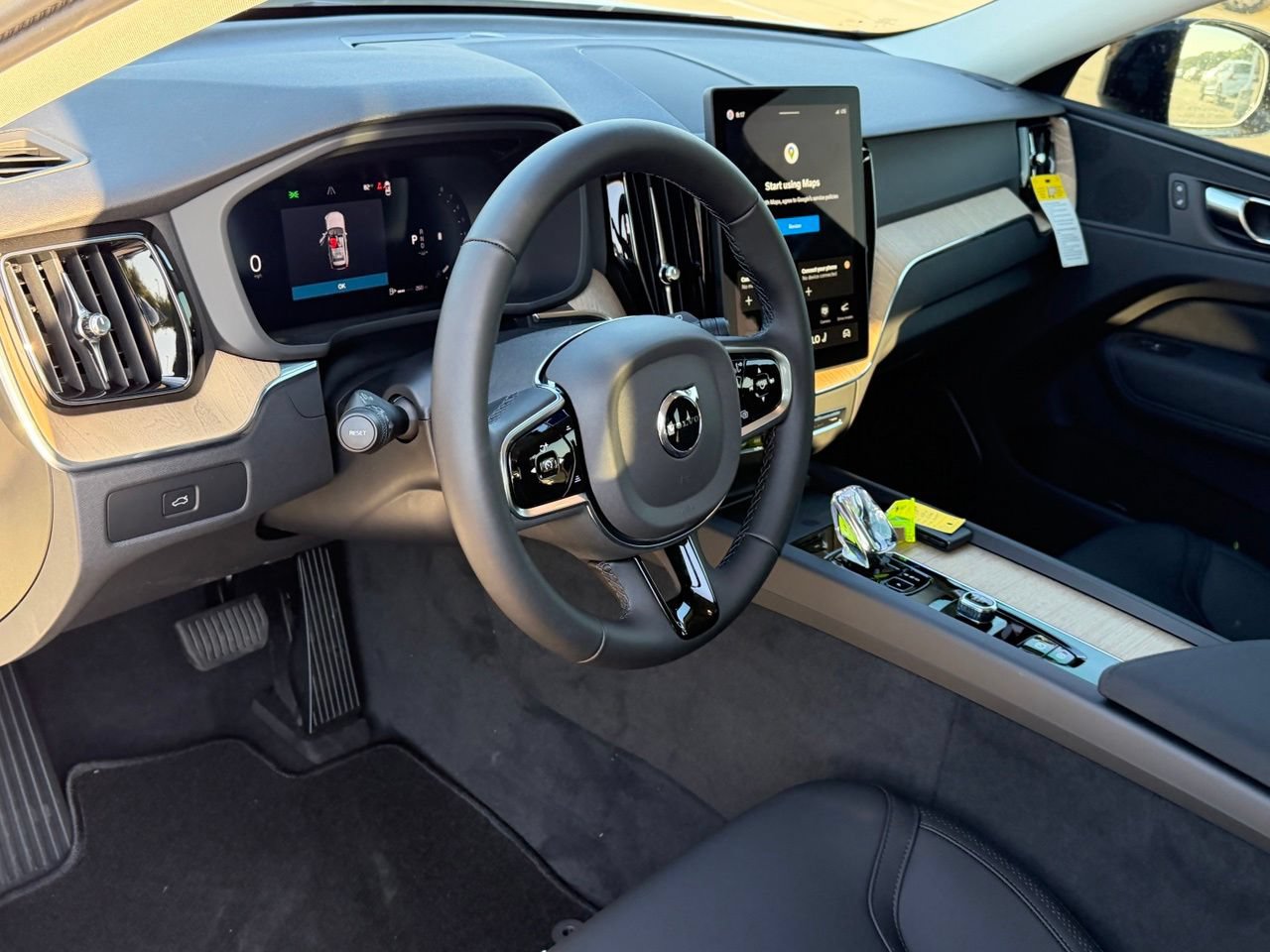 New 2027 Volvo XC60 B5 Core AWD/4WD image 12