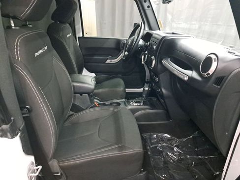 Used 2018 Jeep Wrangler Rubicon w/ Power Convenience Group image 14