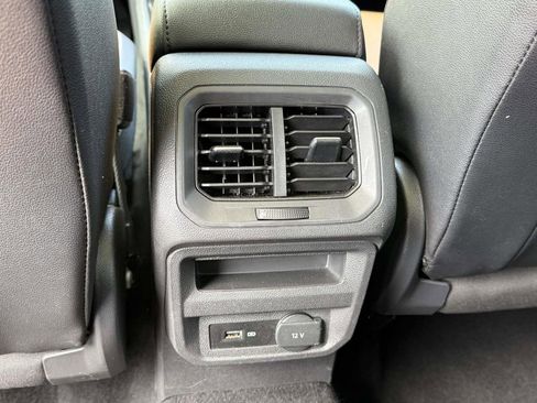 Used 2019 Volkswagen Tiguan SE AWD/4WD image 13