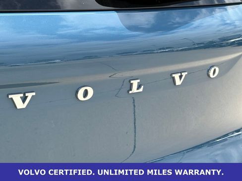Certified 2025 Volvo XC40 B5 Plus AWD/4WD image 6