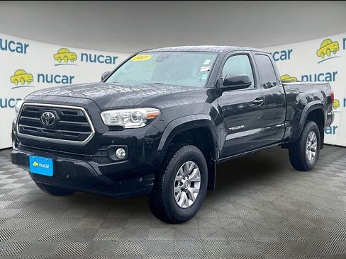 Used 2019 Toyota Tacoma SR5 AWD/4WD image 3