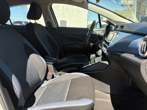Used 2025 Nissan Versa SV image 34