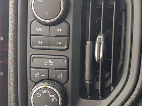 Used 2021 Chevrolet Silverado 1500 Custom Trail Boss image 14