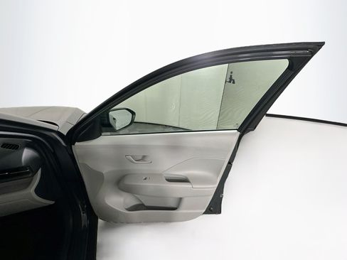 Used 2025 Hyundai Kona SEL FWD image 31