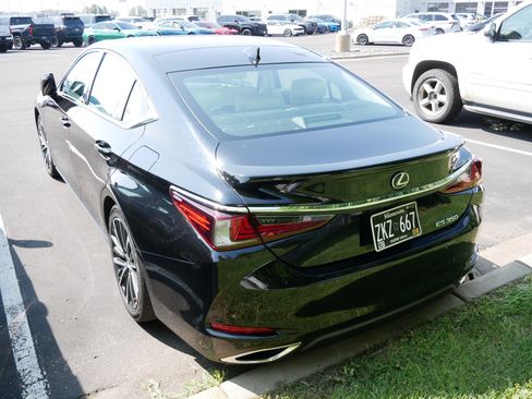 Used 2022 Lexus ES 350 w/ Premium Package FWD image 8