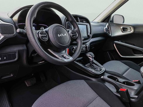 Certified 2023 Kia Soul LX w/ LX Technology Package image 8