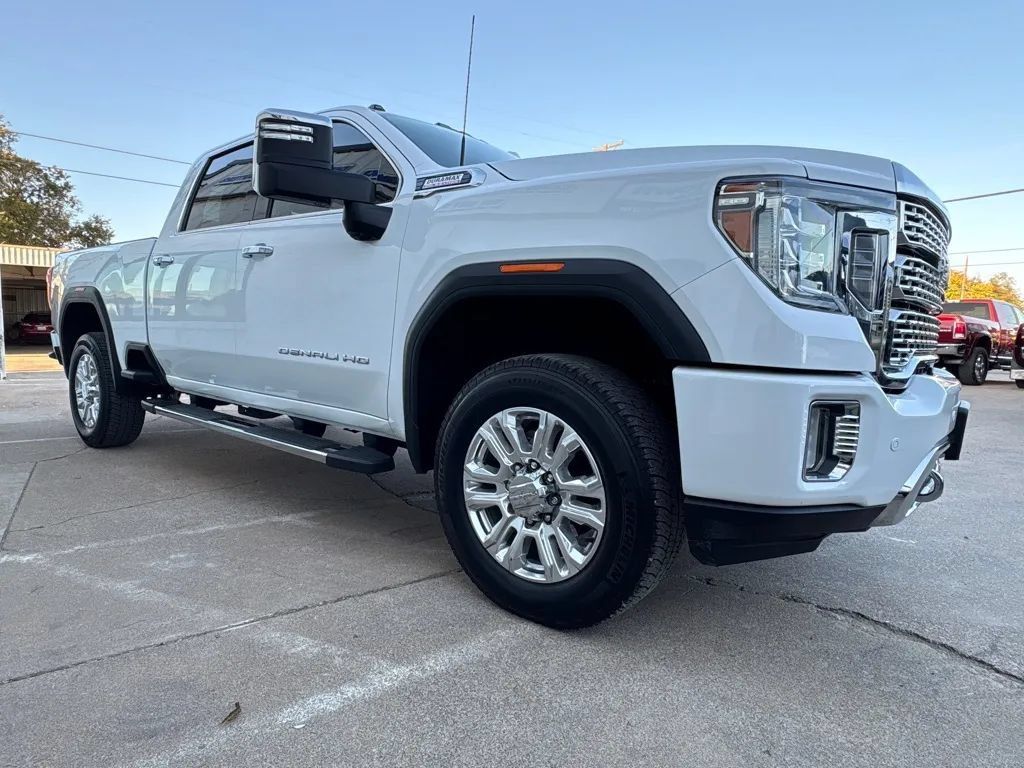 Used 2020 GMC Sierra 2500 Denali w/ Technology Package AWD/4WD image 4