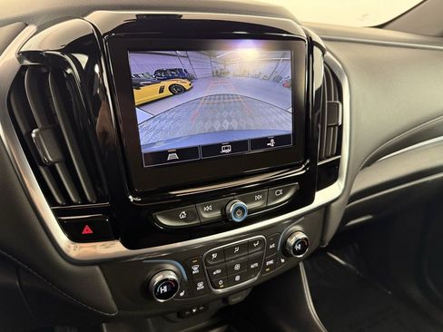 Used 2023 Chevrolet Traverse LT image 30
