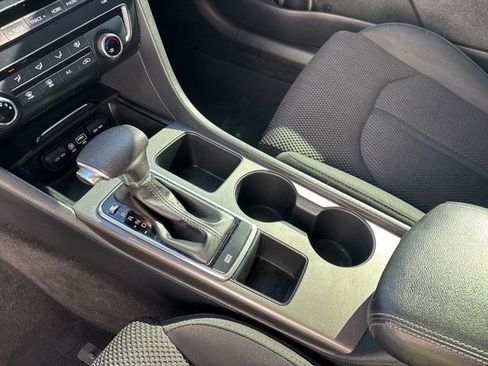 Used 2020 Kia Optima LX image 24