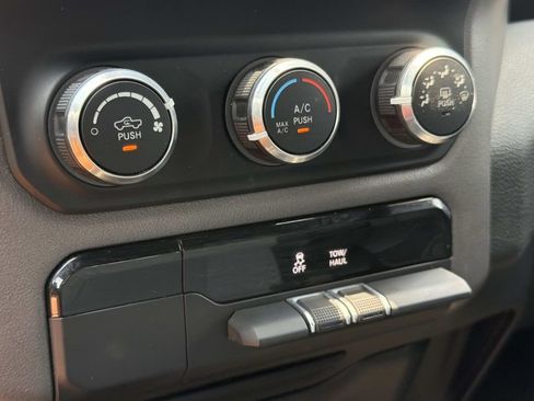 Used 2022 RAM 1500 Big Horn AWD/4WD image 21