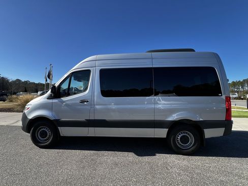 Used 2024 Mercedes-Benz Sprinter 2500 image 10