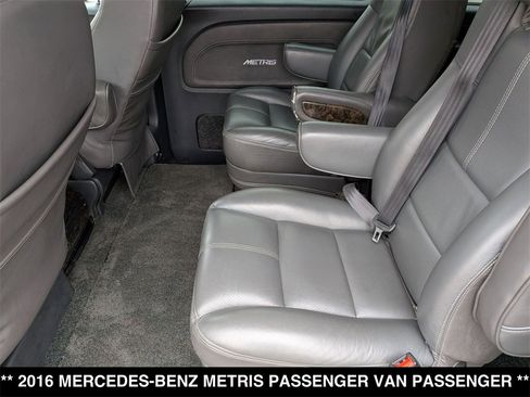 Used 2016 Mercedes-Benz Metris Passenger image 24