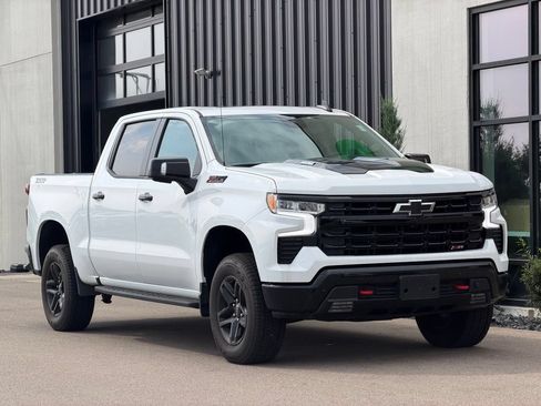Used 2024 Chevrolet Silverado 1500 LT Trail Boss w/ LT Trail Boss Premium Package AWD/4WD image 4