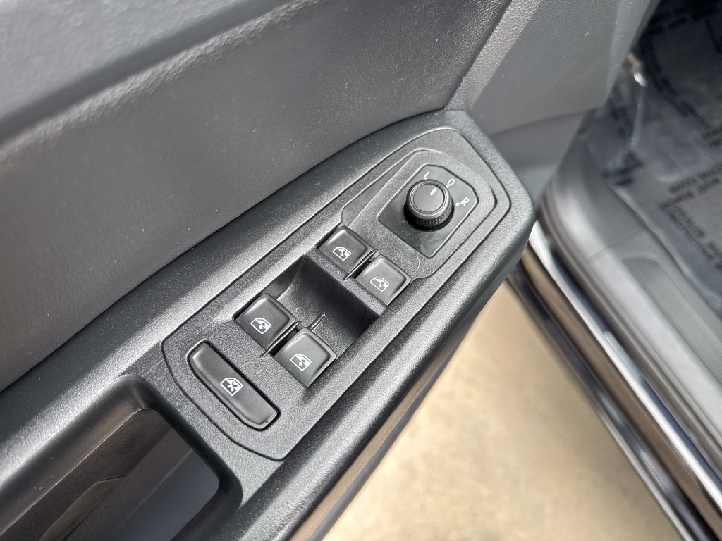 Used 2020 Volkswagen Atlas Cross Sport SE AWD/4WD image 11