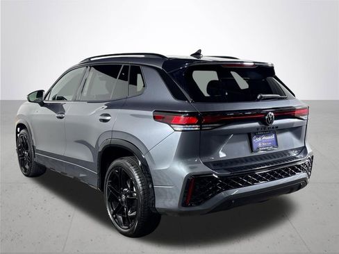 New 2025 Volkswagen Tiguan SE R-Line image 8