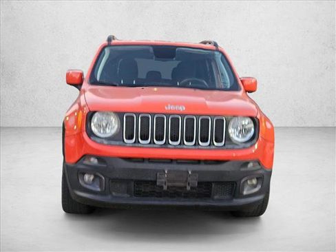 Used 2018 Jeep Renegade Latitude w/ Popular Equipment Group image 2