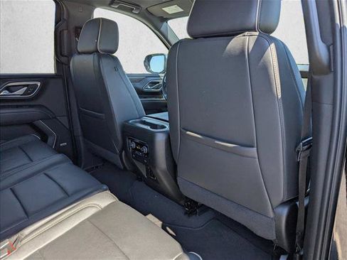 Used 2024 Chevrolet Suburban Premier AWD/4WD image 29