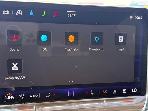 Certified 2025 Volkswagen Tiguan SE FWD image 23